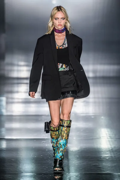 Look 49